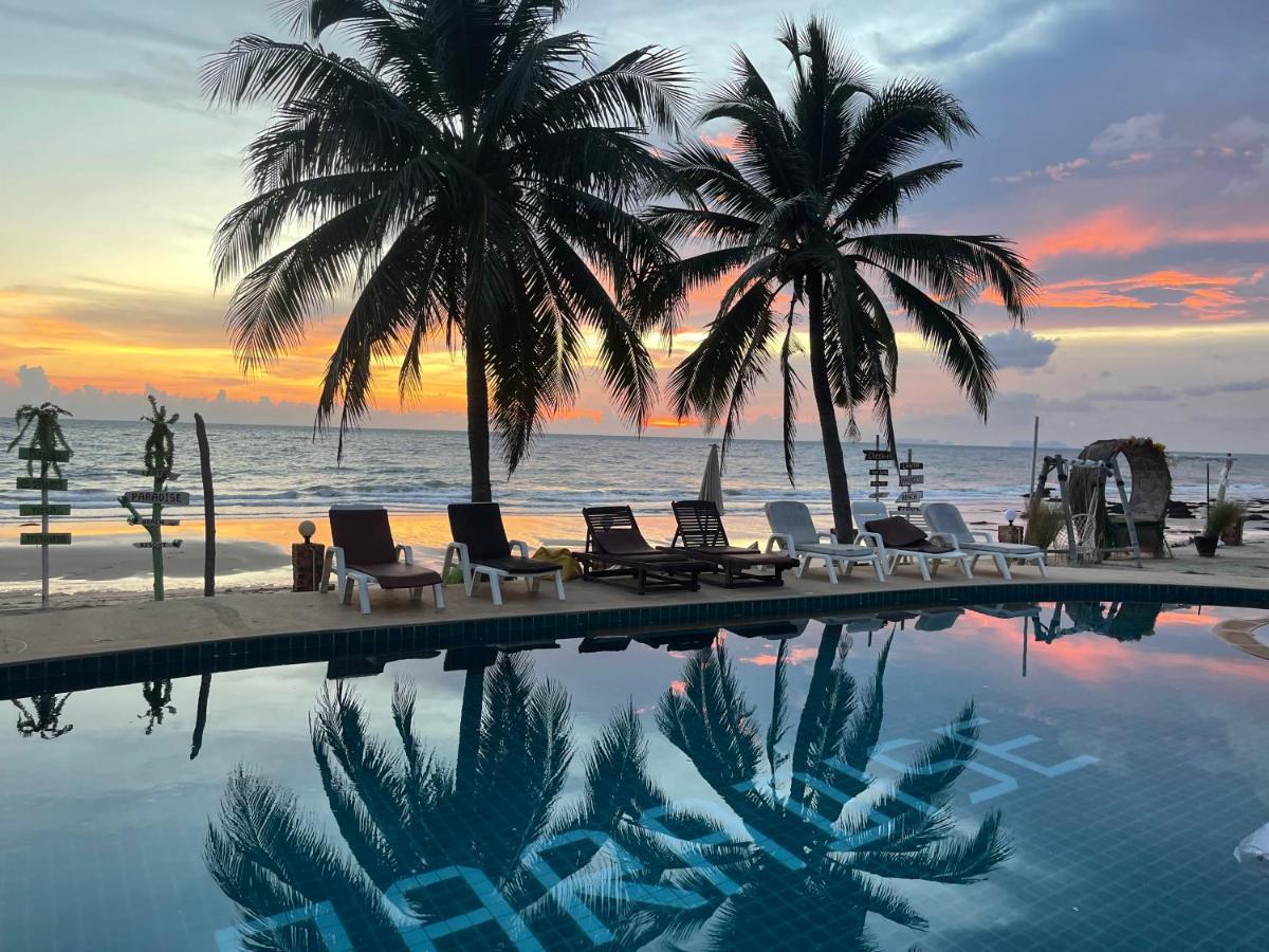 Lanta Paradise Beach Resort Koh Lanta Exterior photo